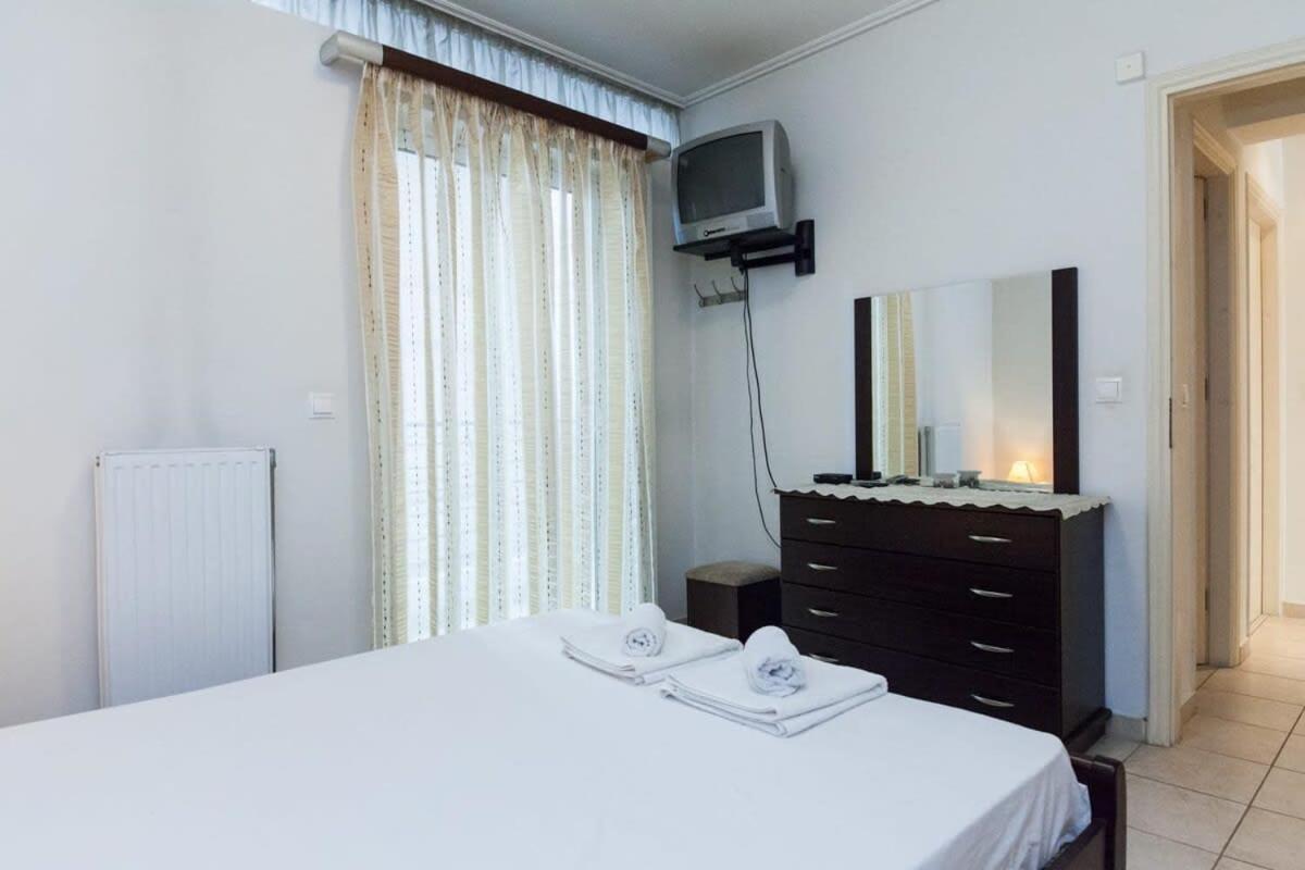 Scenic Balcony Apt In Vibrant Petralona Atena Exterior foto