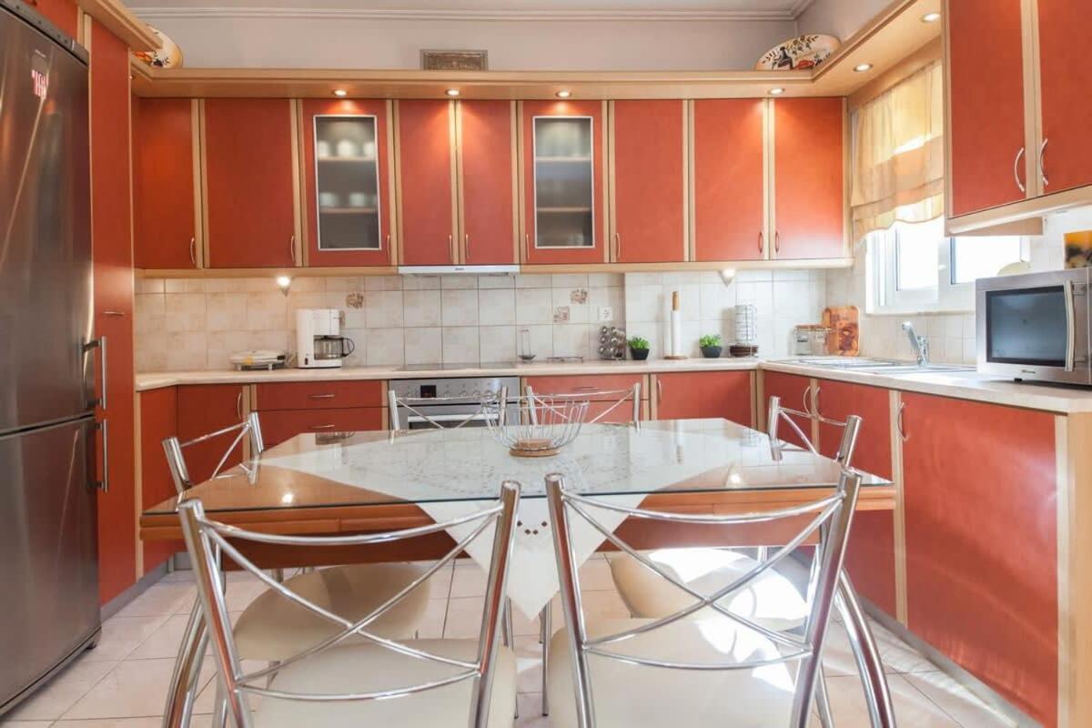 Scenic Balcony Apt In Vibrant Petralona Atena Exterior foto